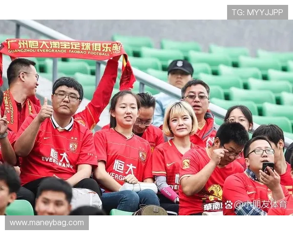 国足关键战绝杀取胜年轻阵容展现复苏希望与强敌鏖战九十分钟赢得球迷掌声